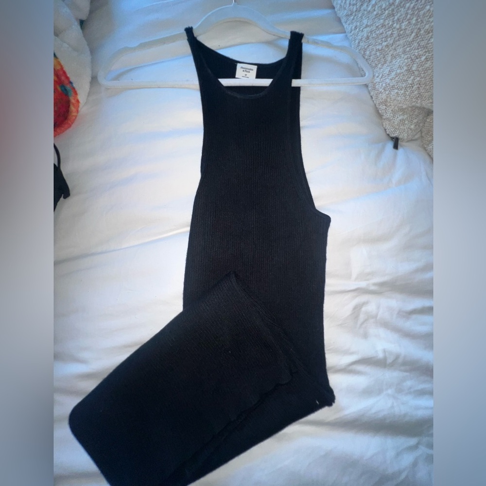 Abercrombie&Fitch razor back sweater material midi dress
